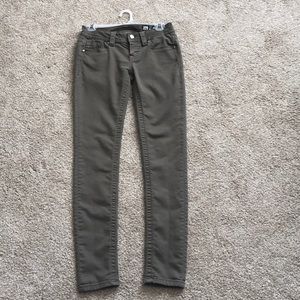 Hardly worn just don't fit me well but super cute